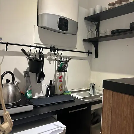 O9a Private In Center Проживання в сім'ї